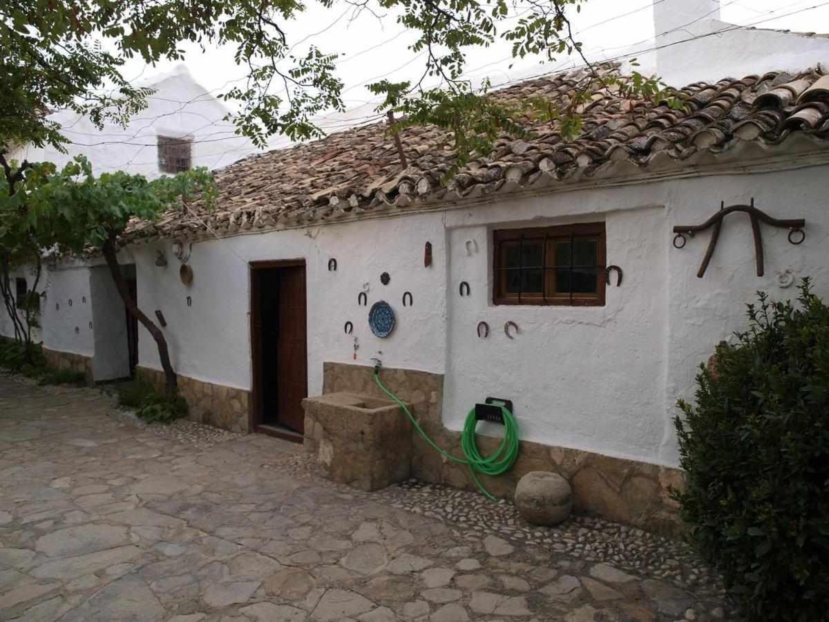 Cortijo La Gineta Vendégház Alcalá la Real Kültér fotó